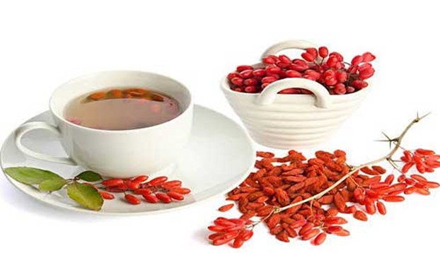 مقایسه چای زرشک با سایر نوشیدنی‌های طبیعی